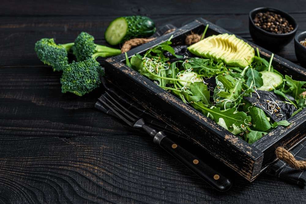 What are the Health Benefits and Nutrition Facts of Mixed Green Salad?